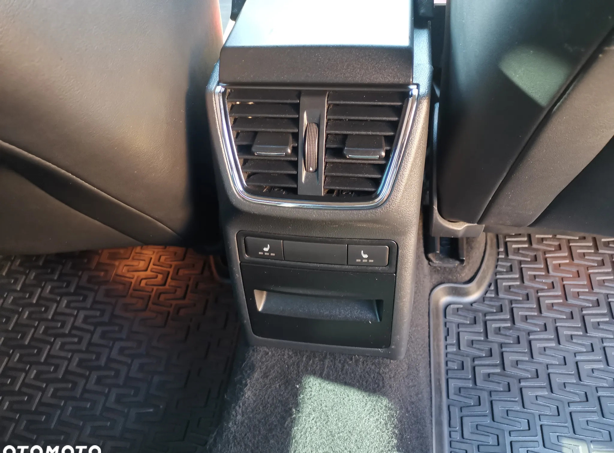 Skoda Octavia cena 56500 przebieg: 265000, rok produkcji 2014 z Rydzyna małe 121